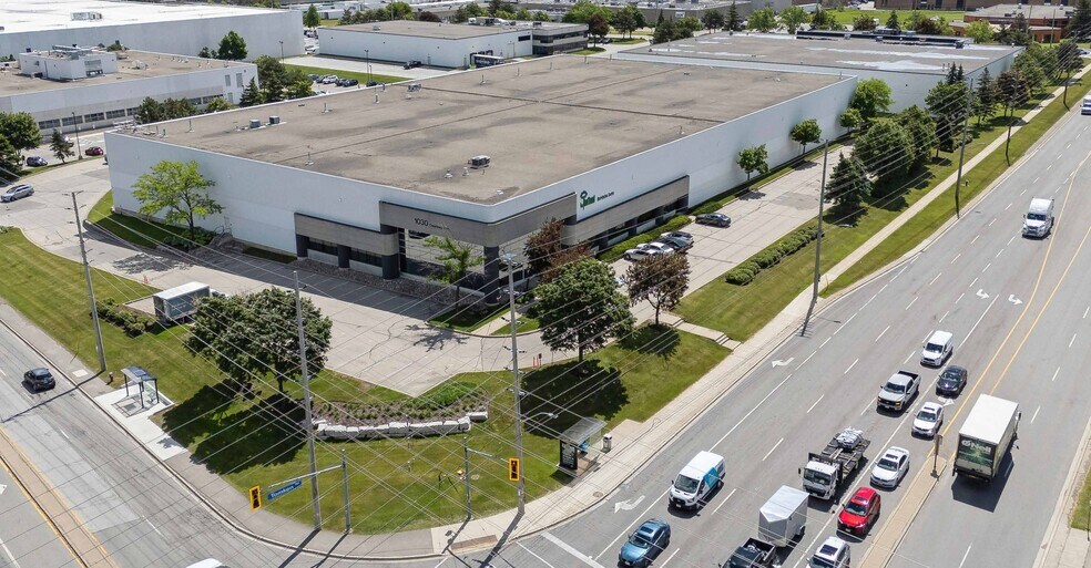 More Photos Of 1030 Courtneypark Dr E, Mississauga Warehouse For Lease