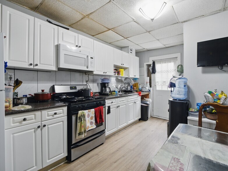 More Photos Of 904 Bergenline Ave, Union City Apartments For Sale