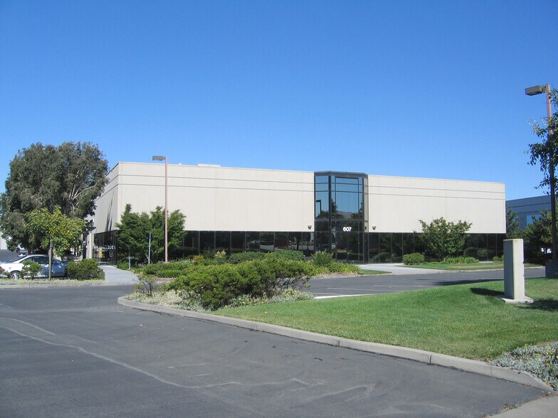 Primary Photo Of 607 Airpark Rd, Napa Research And Development For Lease