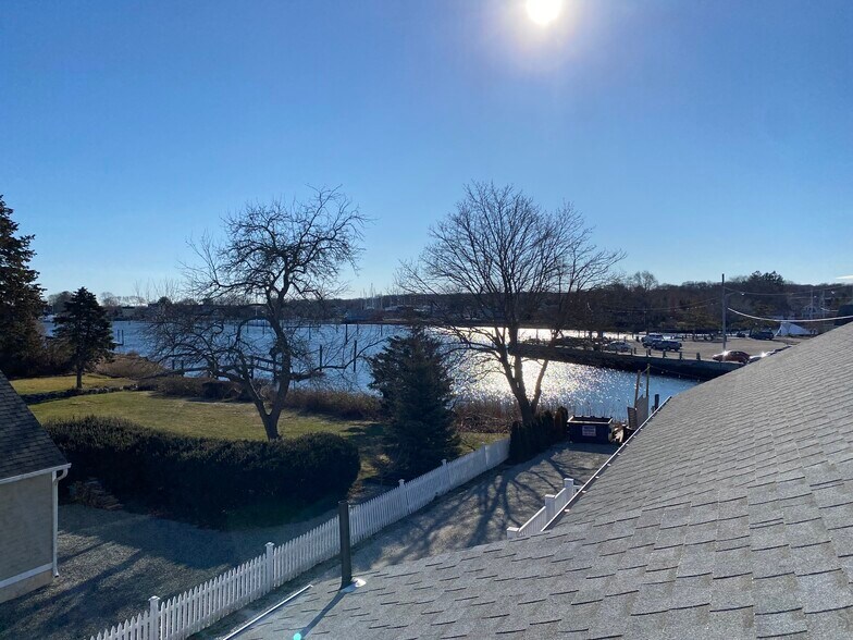 More Photos Of 7 Main St, North Kingstown Storefront Retail Office For Lease