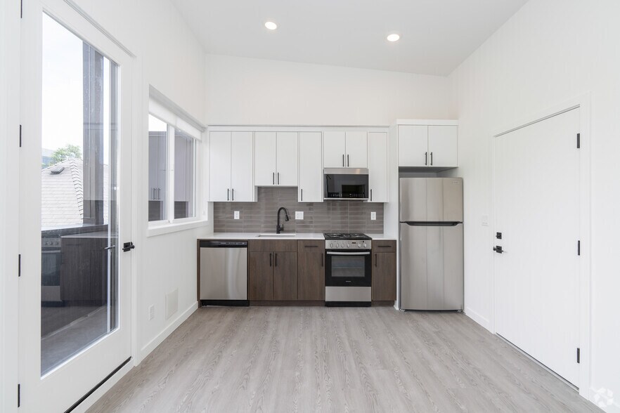 More Photos Of 3727-3755 S Hood Ave, Portland Apartments For Sale