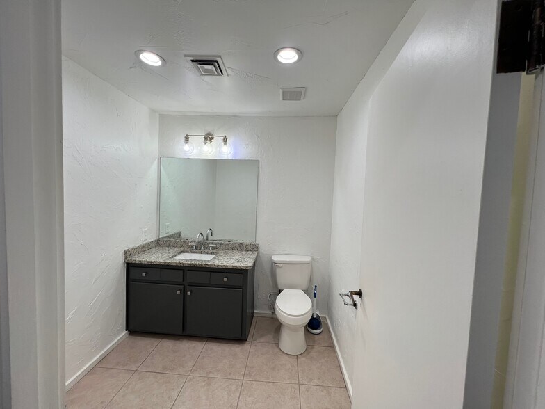 More Photos Of 6424 N Santa Fe Ave, Oklahoma City Office For Lease