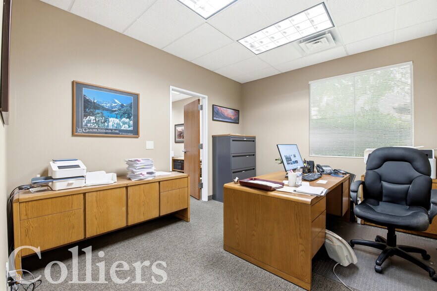 More Photos Of 1036 E Iron Eagle Dr, Eagle Office For Sale