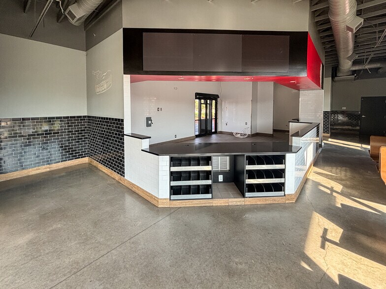 More Photos Of 413 Drive in Ln, Moncks Corner Storefront Retail Office For Lease