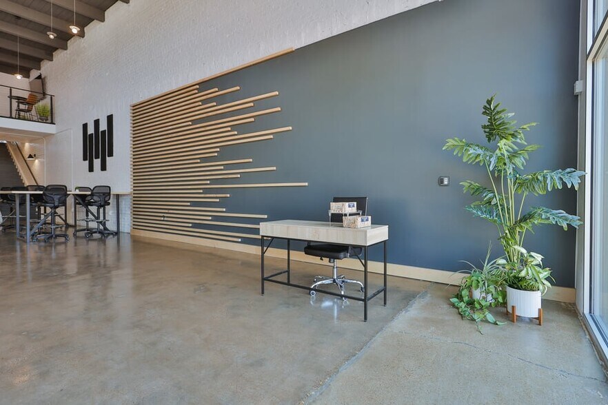 More Photos Of 611 Broadway, Lubbock Storefront For Sale