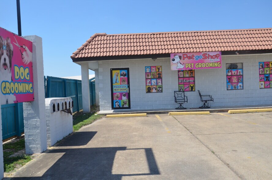 More Photos Of 315 Kings Hwy, Brownsville Storefront For Sale