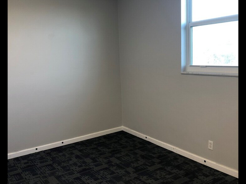 More Photos Of 2430 E Commercial Blvd, Fort Lauderdale Storefront Retail Office For Lease