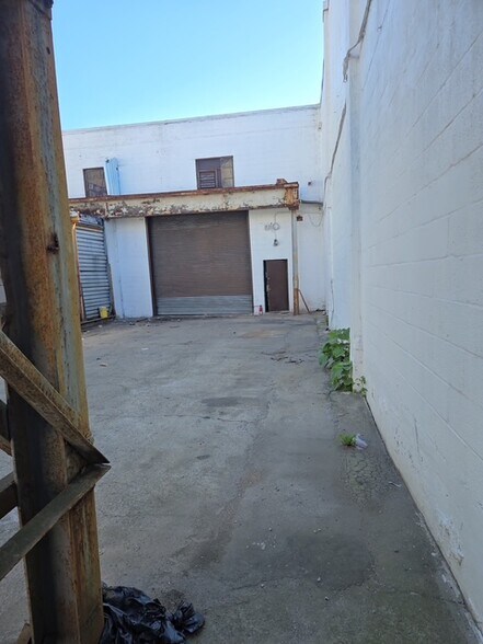 More Photos Of 86 19th St, Brooklyn Industrial For Lease