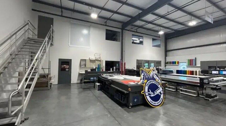 More Photos Of 4302 Security Pky, New Albany Manufacturing For Lease