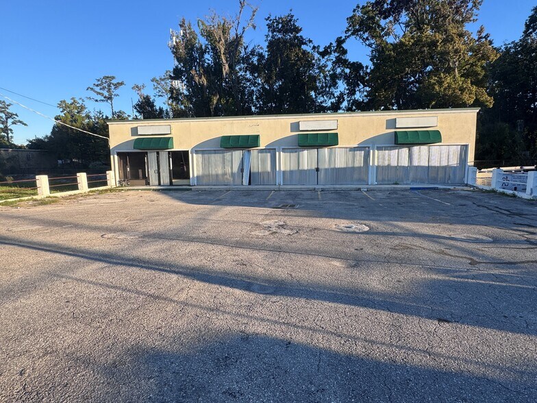 Primary Photo Of , Jacksonville General Retail For Sale