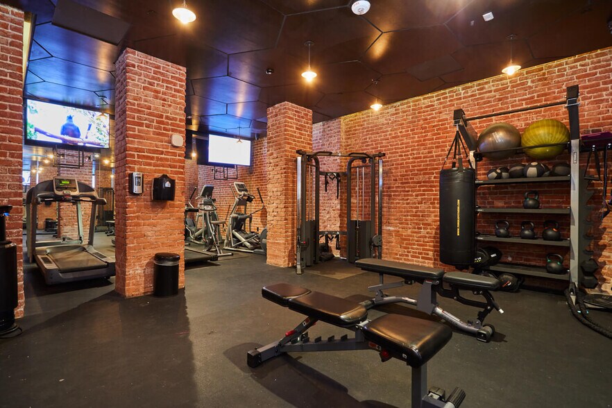 More Photos Of 5529-5533 Hollywood Blvd, Los Angeles Apartments For Sale