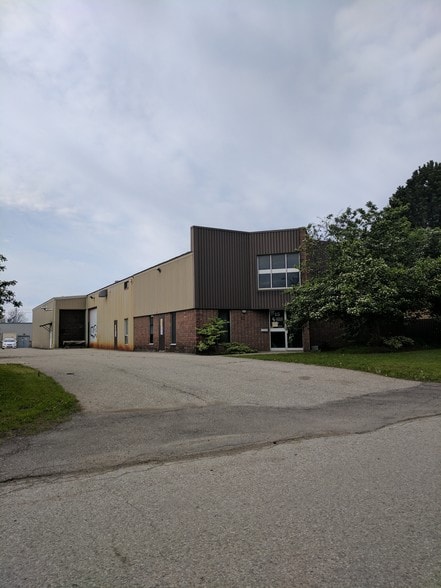 More Photos Of 15 Howard Pl, Kitchener Warehouse For Sale