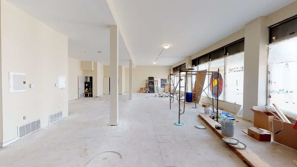 More Photos Of 2448-2452 N High St, Columbus Storefront Retail Residential For Lease