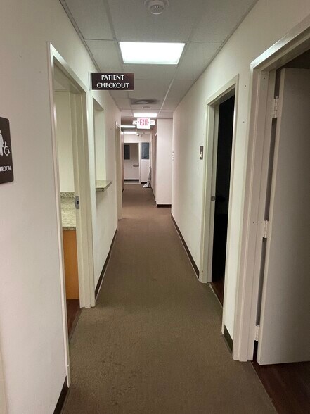 More Photos Of 7061 Cypress Rd, Plantation Medical For Lease