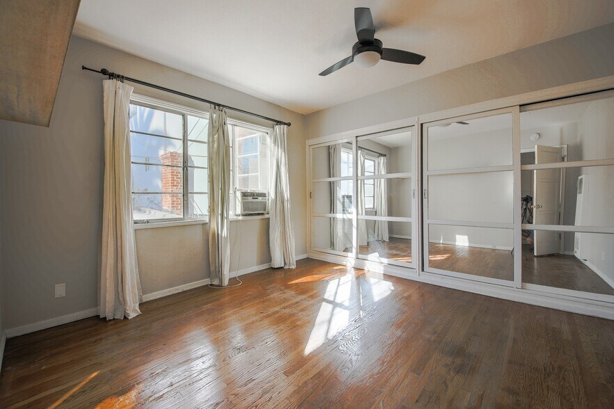 More Photos Of 8730-8736 Holloway Dr, West Hollywood Apartments For Sale