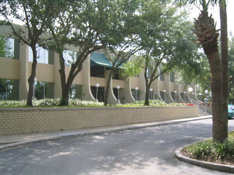 More Photos Of 5104 N Orange Blossom Trl, Orlando Office Residential For Lease