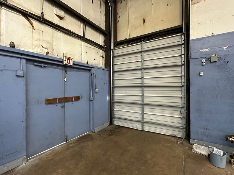 More Photos Of 4986 113th Ave N, Clearwater Manufacturing For Sale