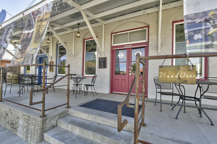 More Photos Of 121 8th St, Colusa Showroom For Sale
