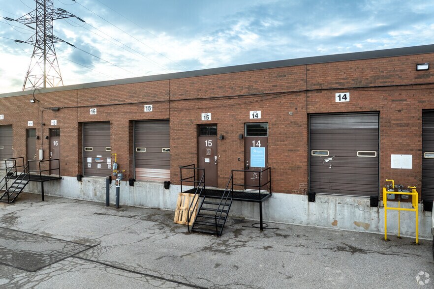 More Photos Of 270 Esna Park Dr, Markham Service For Lease