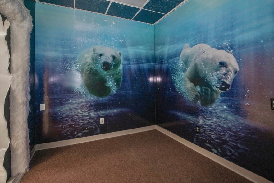 More Photos Of 285 N Main St, Troutman General Retail For Lease