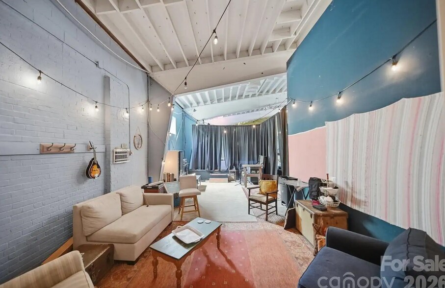 More Photos Of 47 Duke St, Granite Falls Bar For Sale