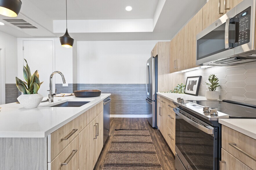 More Photos Of 2040-2060 N Scottsdale Rd, Scottsdale Apartments For Lease