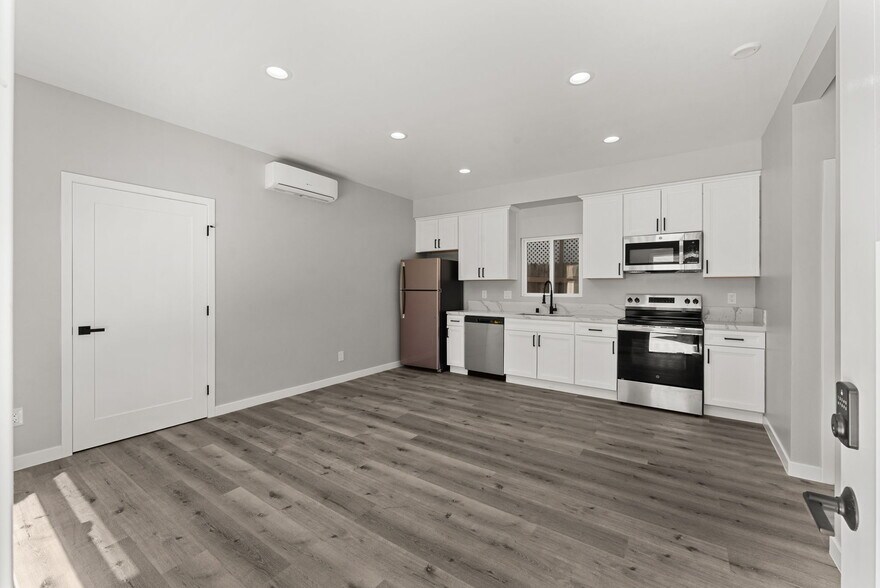 More Photos Of 4864 Fond du Lac Ct, San Diego Apartments For Sale