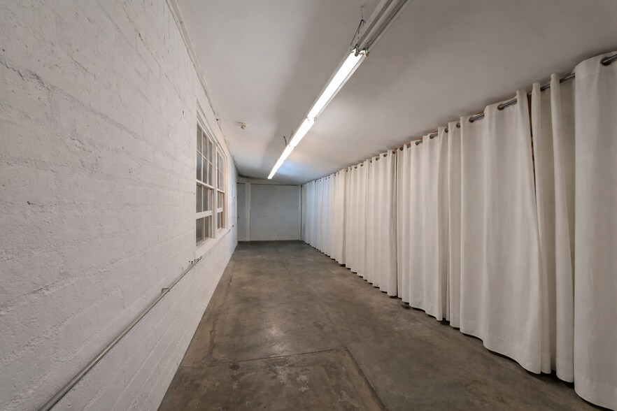 More Photos Of 2240-2246 Fair Park Ave, Los Angeles Showroom For Sale