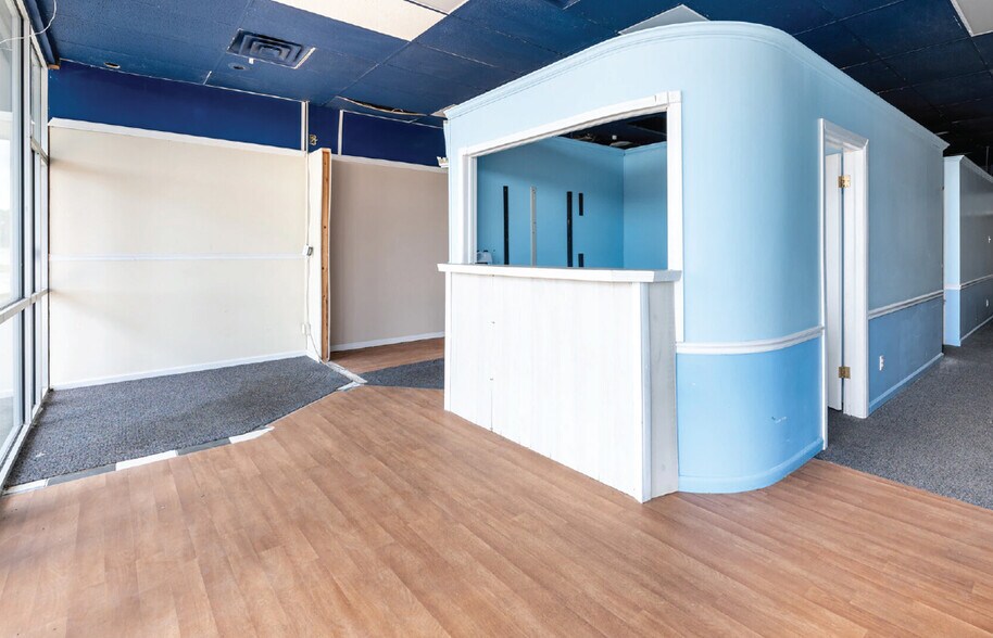 More Photos Of 1200-1252 N Nappanee St, Elkhart Unknown For Lease