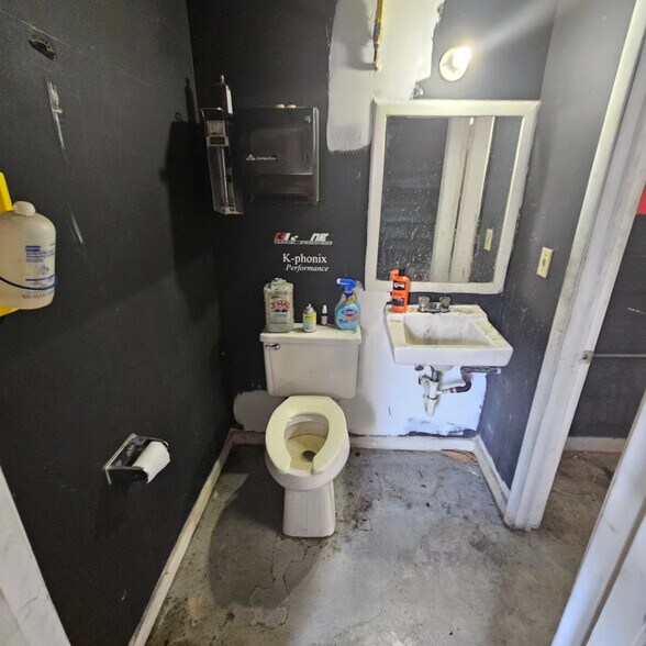 More Photos Of 10780 SW 190th St, Miami Auto Repair For Lease