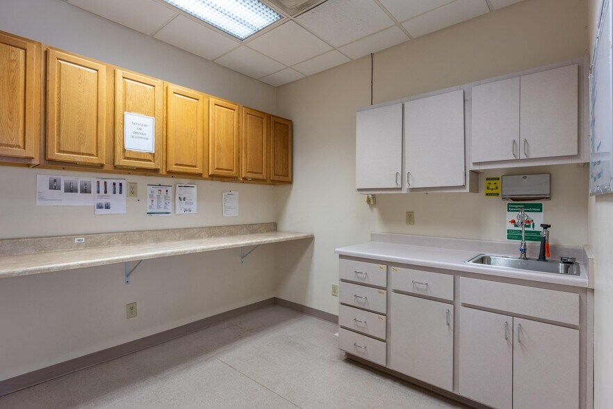 More Photos Of 1494 Stuart Rd NE, Cleveland Medical For Lease