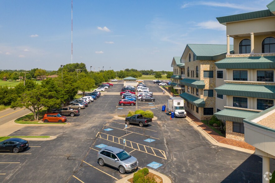 More Photos Of 701 Cedar Lake Blvd, Oklahoma City Office For Lease