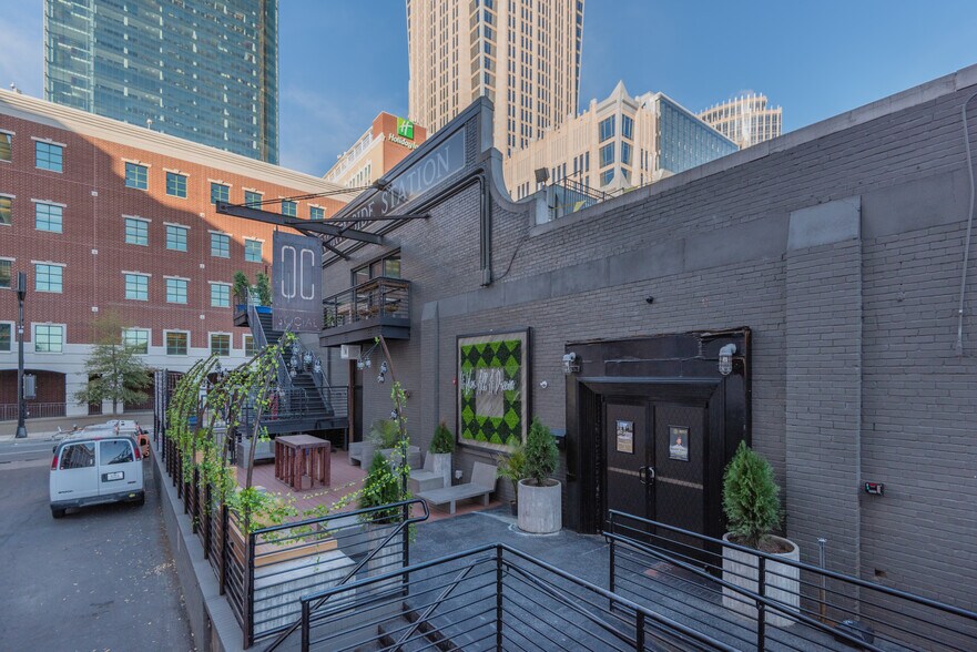 More Photos Of 300-314 N College St, Charlotte General Retail For Lease