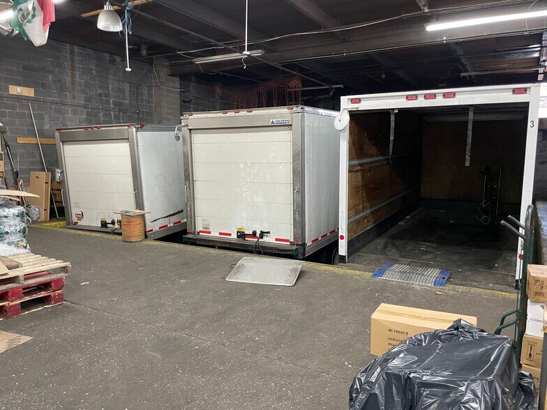 More Photos Of 275 Boerum St, Brooklyn Warehouse For Sale