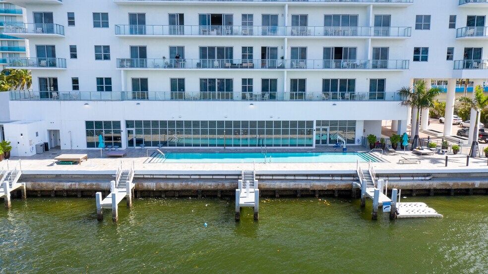 More Photos Of 4010 S Ocean Dr, Hollywood Hotel For Lease