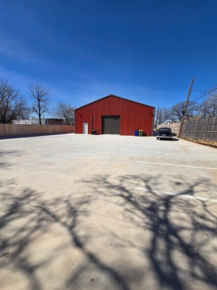 More Photos Of 708 Corry a Edwards Dr, Kennedale Freestanding For Sale