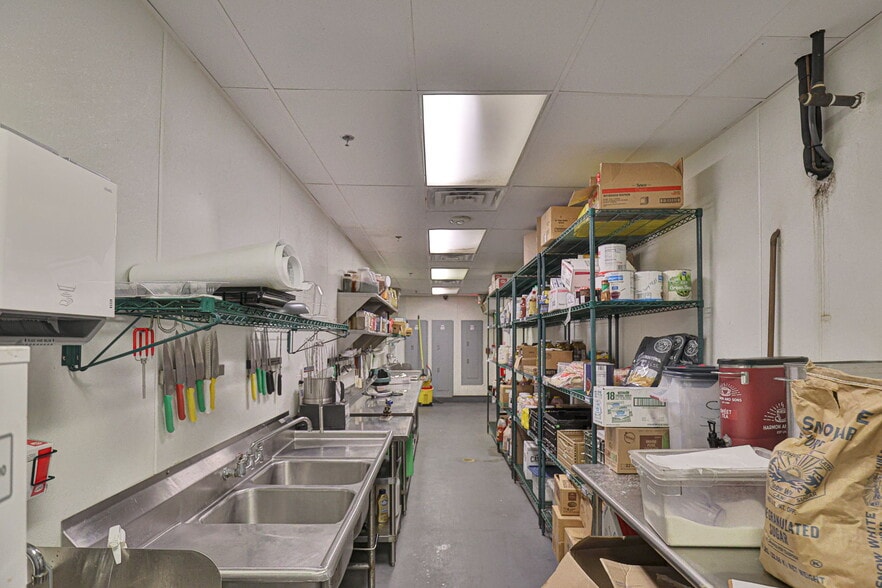 More Photos Of 3040 Capps Way, Opelika Restaurant For Sale