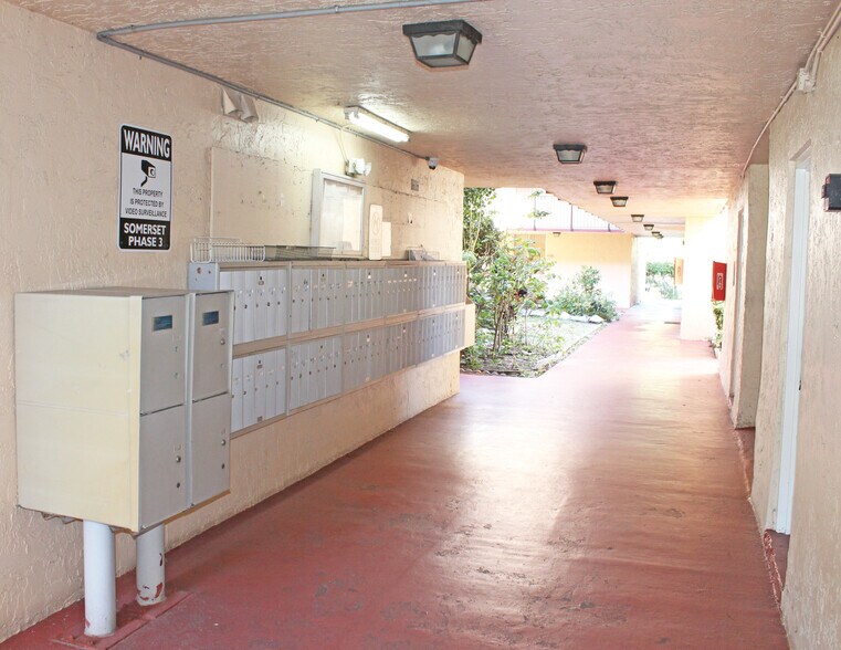 More Photos Of 2725 Somerset Dr, Lauderdale Lakes Apartments For Sale