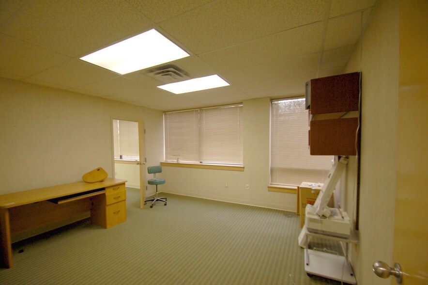 More Photos Of 8100 Ravines Edge Ct, Columbus Medical For Lease