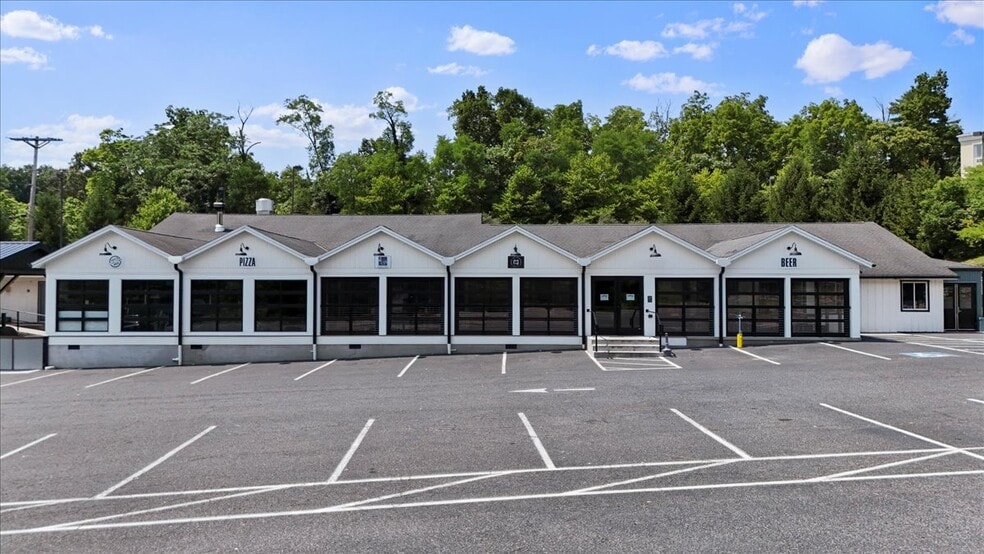 More Photos Of 985 Baltimore Pike, Gettysburg Storefront For Sale