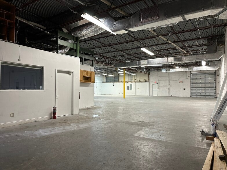More Photos Of 780-784 NW 57th Ct, Fort Lauderdale Light Manufacturing For Lease
