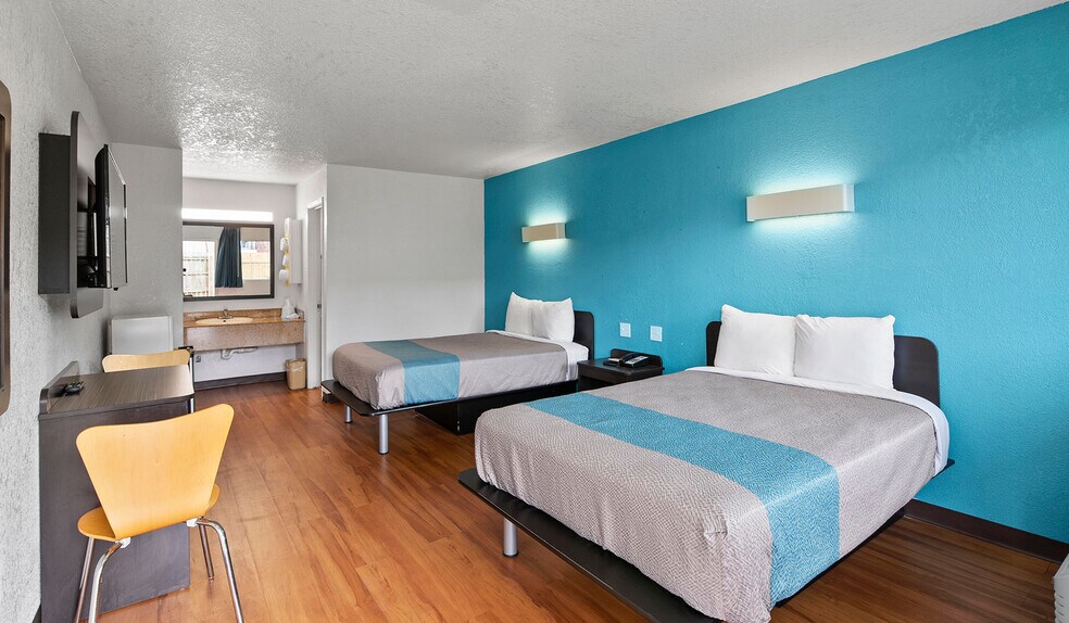 More Photos Of 15725 Bammel Village Dr, Houston Hotel For Sale