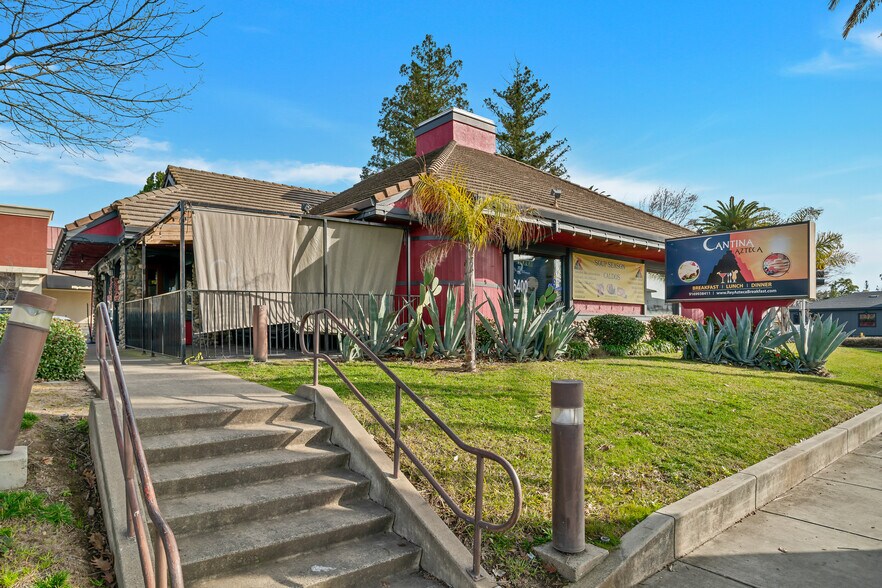 More Photos Of 6400 Fair Oaks Blvd, Carmichael Restaurant For Sale