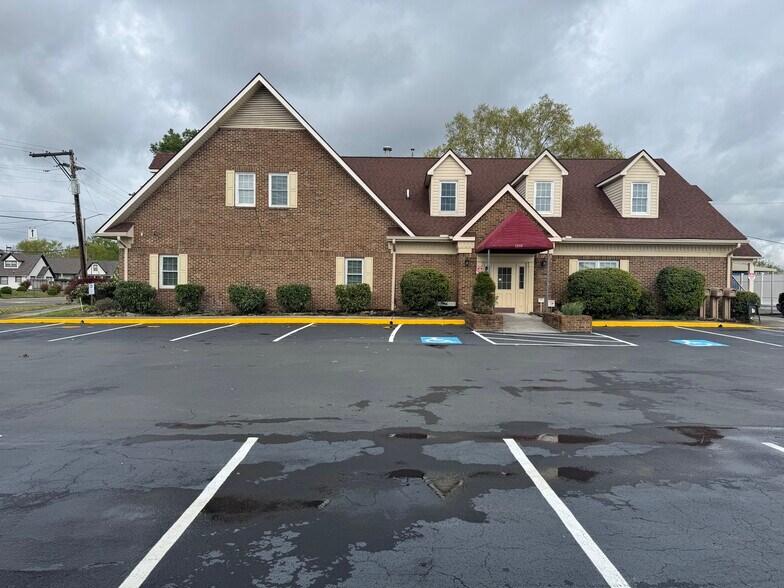 More Photos Of 1369 W Andrew Johnson Hwy, Morristown Medical For Lease