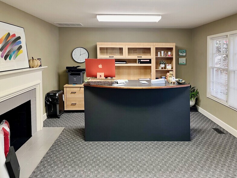 More Photos Of 358 Superior St SE, Salem Office For Sale