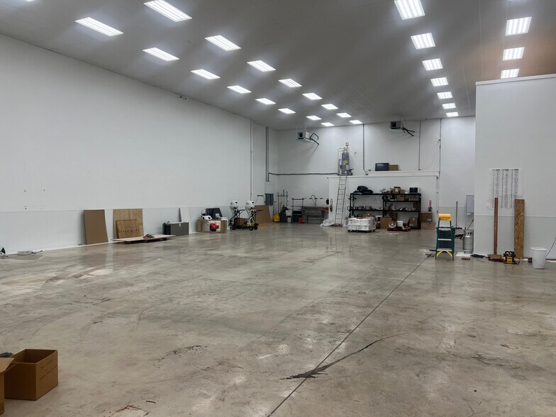 More Photos Of 7465 Commercial Cir, Fort Pierce Warehouse For Sale