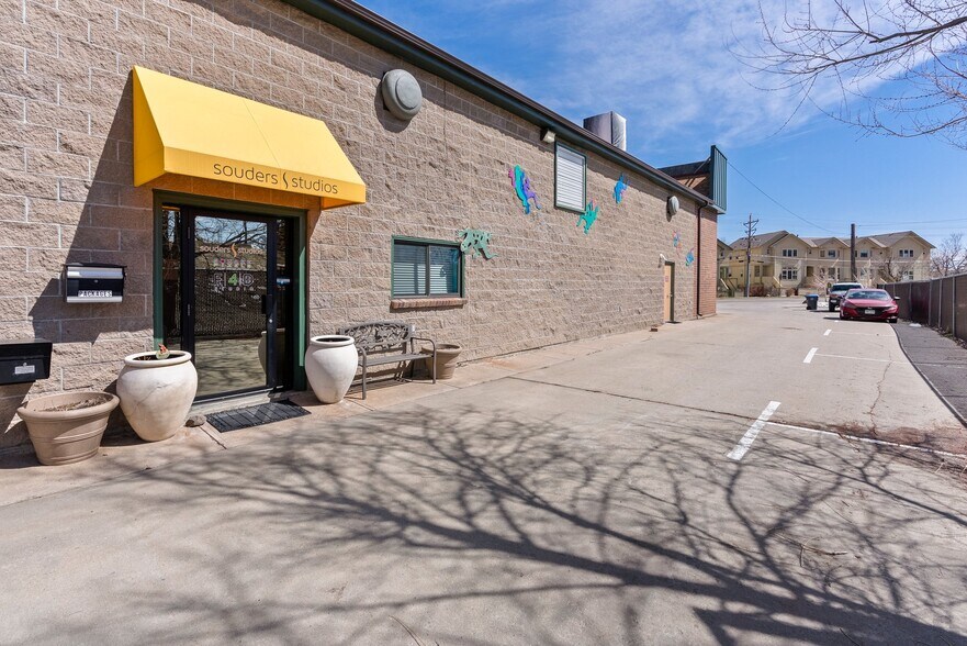 More Photos Of 1301 Ulysses St, Golden Flex For Lease