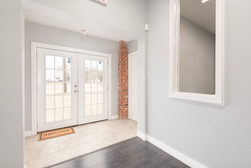 More Photos Of 9638 Greenville Ave, Dallas Office For Lease