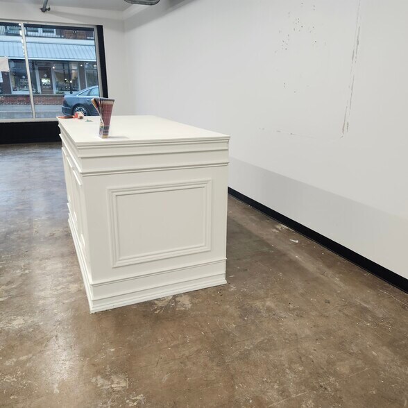 More Photos Of 162 W Main St, Lewisville Storefront Retail Office For Lease