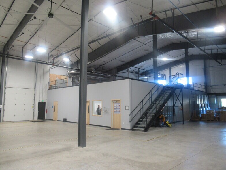 More Photos Of 1830 Scout Pl, Ferndale Warehouse For Sale